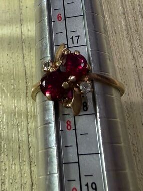 10k Gold Ring with Red Gemstone Cluster